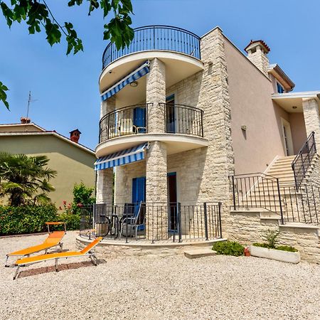 Apartment In Villa Moletto Seaside & Relax - 4 Guests Lovrečica Zewnętrze zdjęcie