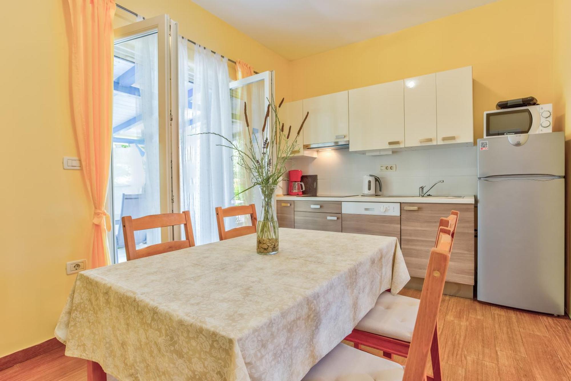 Apartment In Villa Moletto Seaside & Relax - 4 Guests Lovrečica Zewnętrze zdjęcie