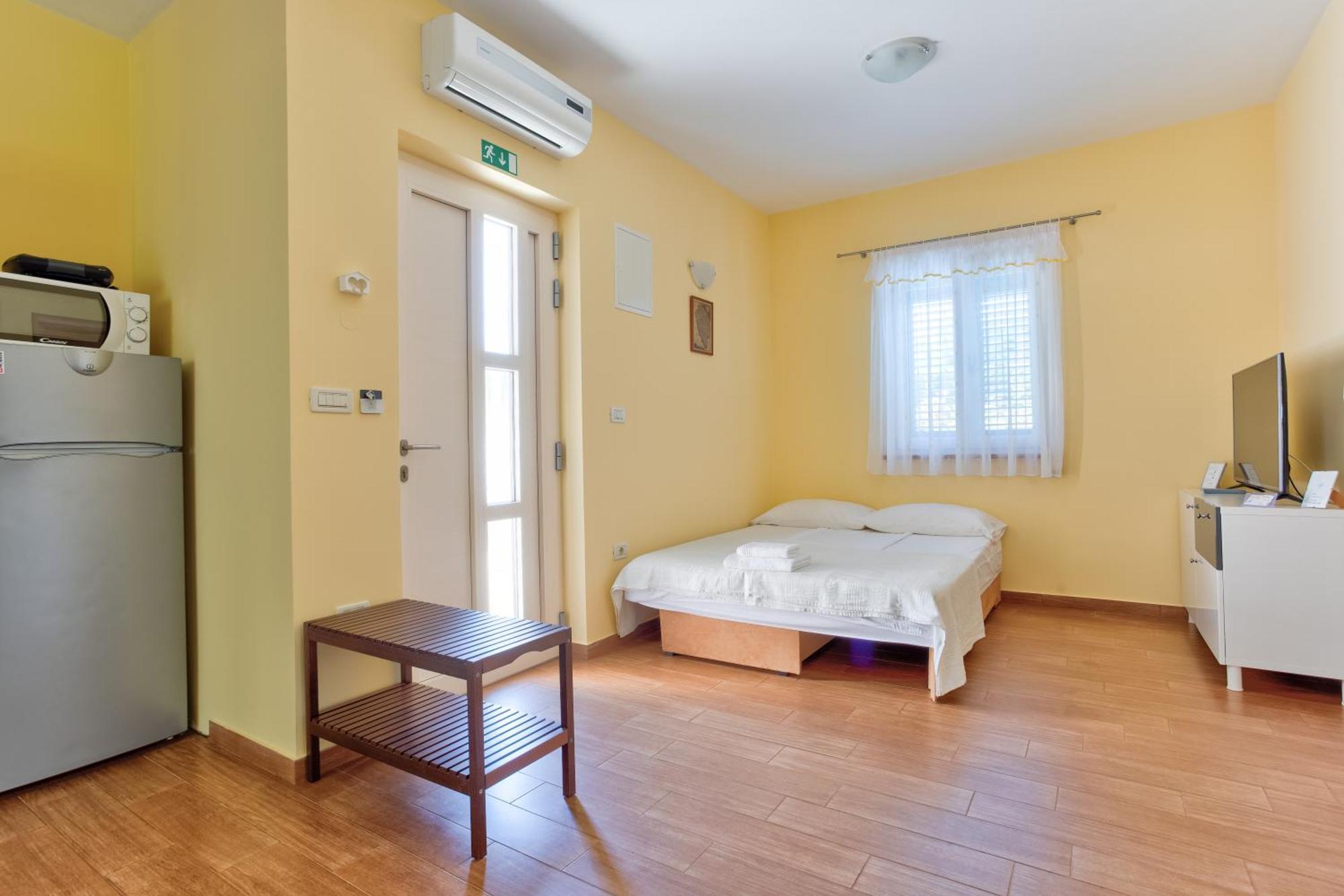 Apartment In Villa Moletto Seaside & Relax - 4 Guests Lovrečica Zewnętrze zdjęcie