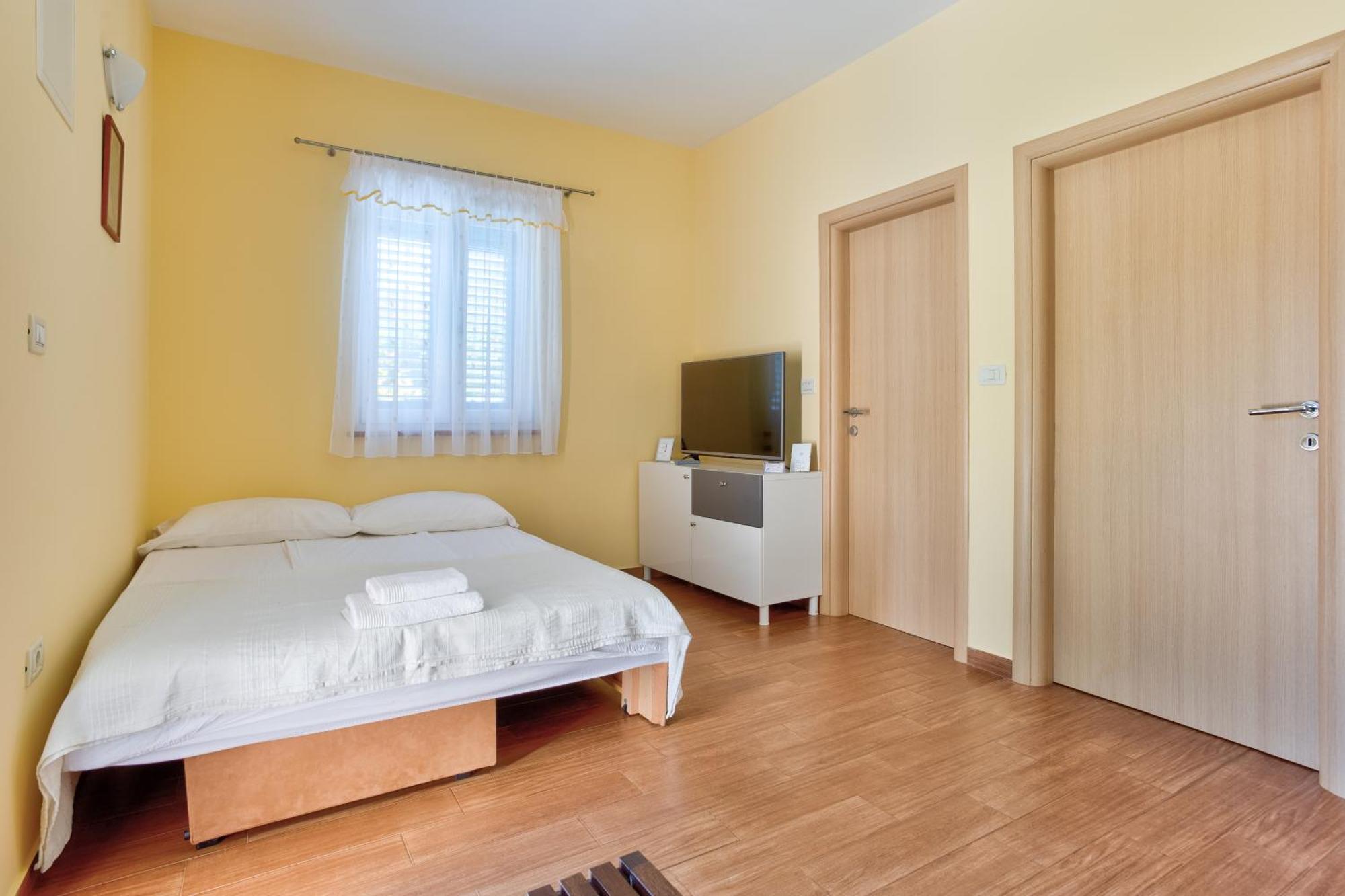 Apartment In Villa Moletto Seaside & Relax - 4 Guests Lovrečica Zewnętrze zdjęcie